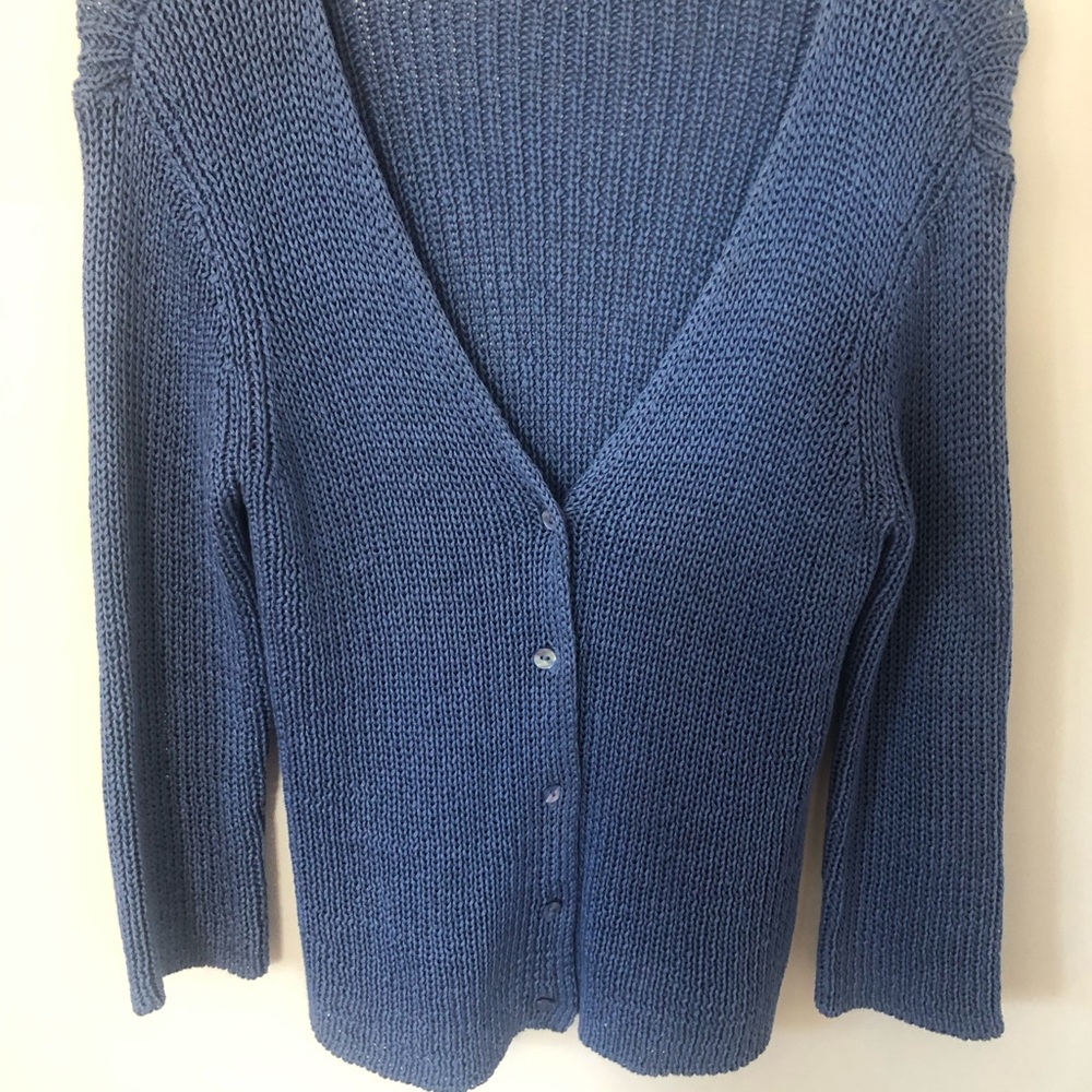 Women’s blue Dana Buchman sweater size small